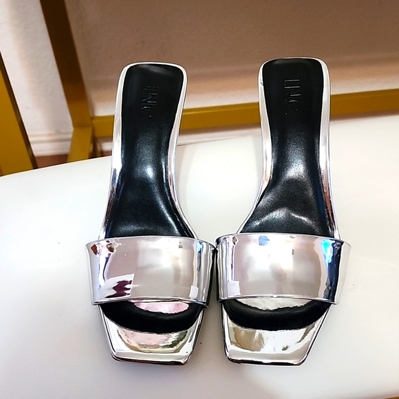 INC shoes - Picture 2 of 7